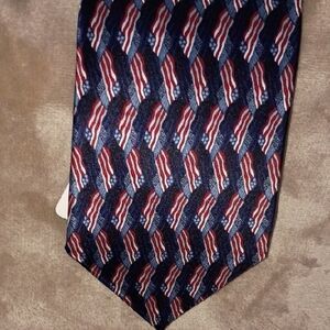 Elegant American Flag Patterned Tie